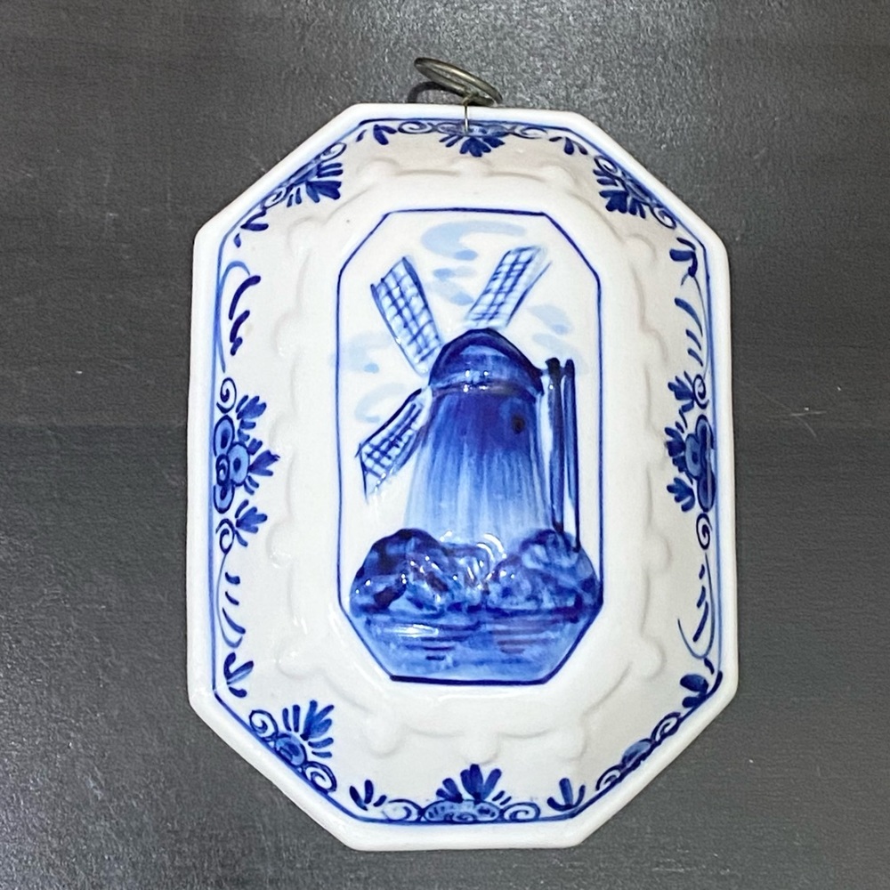 Vintage Handpainted Royal DELFT DAIC White/Blue Windmill Ceramic Wall Decor